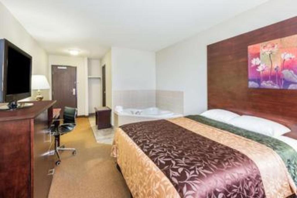 Super 8 By Wyndham Innisfail Dış mekan fotoğraf